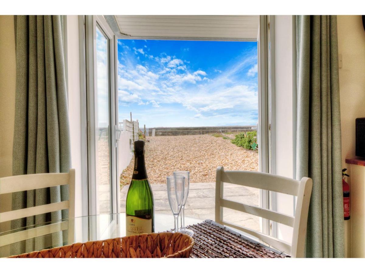 Pass The Keys Shore To Please - Sea Views And Beach Front Modern 1Bed Apt With Sofabed Портсмът Екстериор снимка